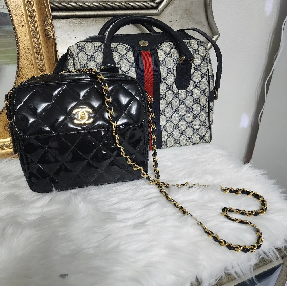 Chanel Black Quilted Leather Bag - Picture 2 of 16